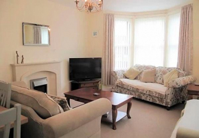 Jubilee House - 4 bedroom central house - bright and spacious, 2 parking spaces